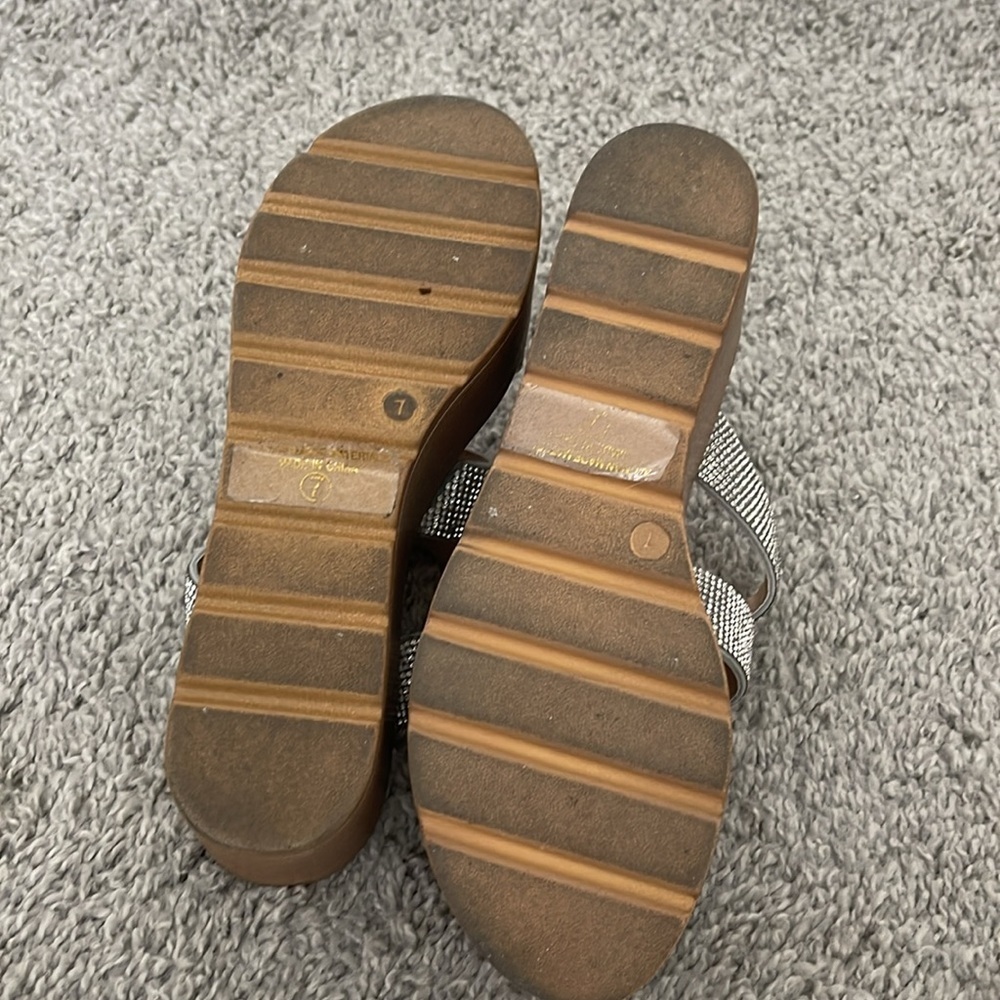 Nature Breeze Women's Silver Wedge Sandals - Picture 5 of 5